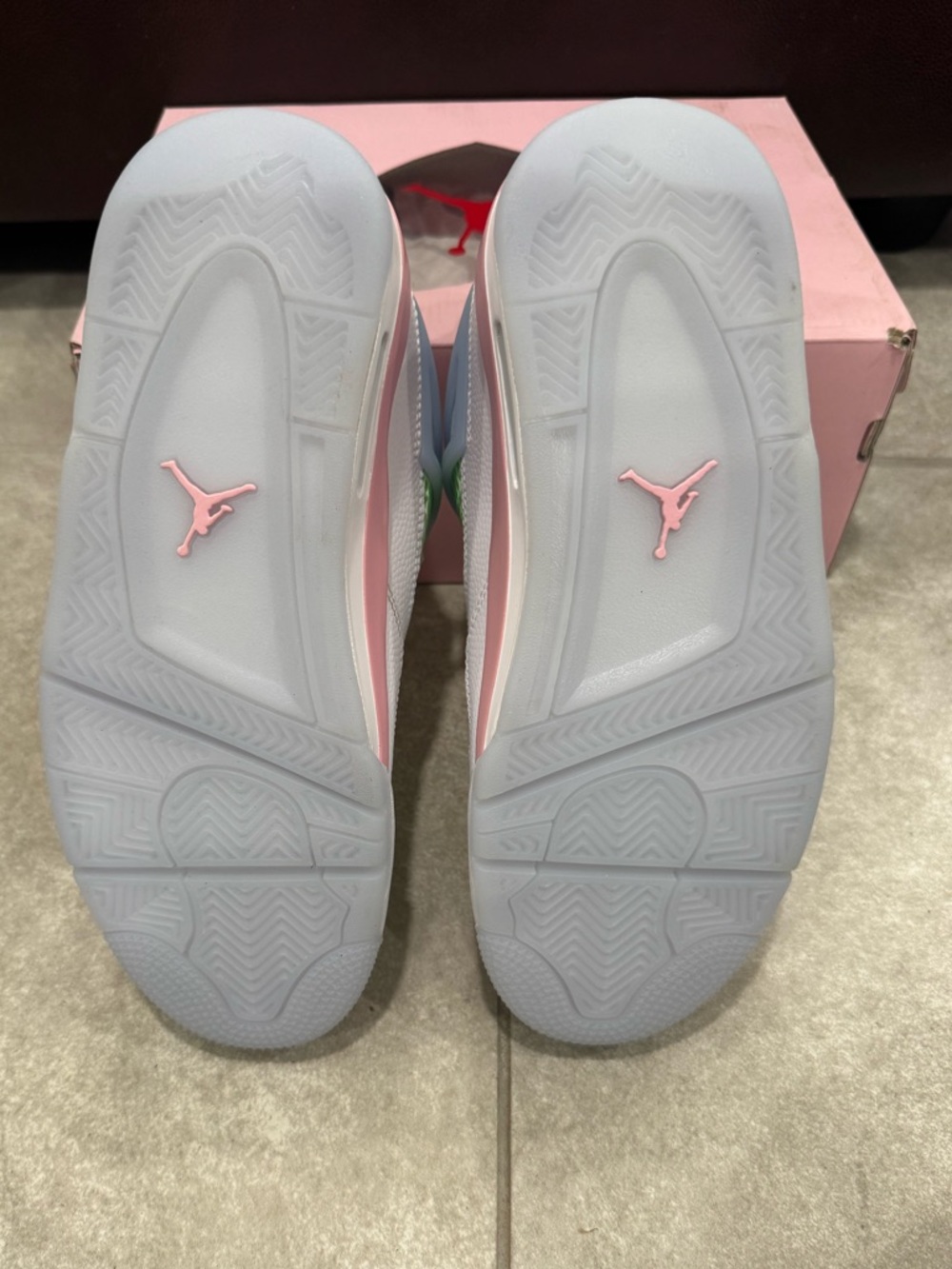 Jordan 4 Retro Valentine's Day 2026 GS Womens Sneakers IB7068-100 - Picture 5 of 9